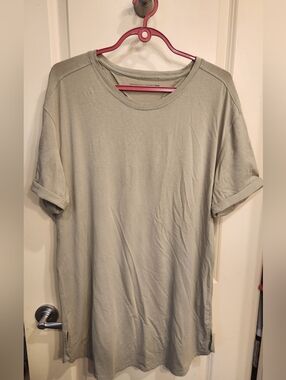 Alphalete Short Sleeve Crewneck Tee in Sage